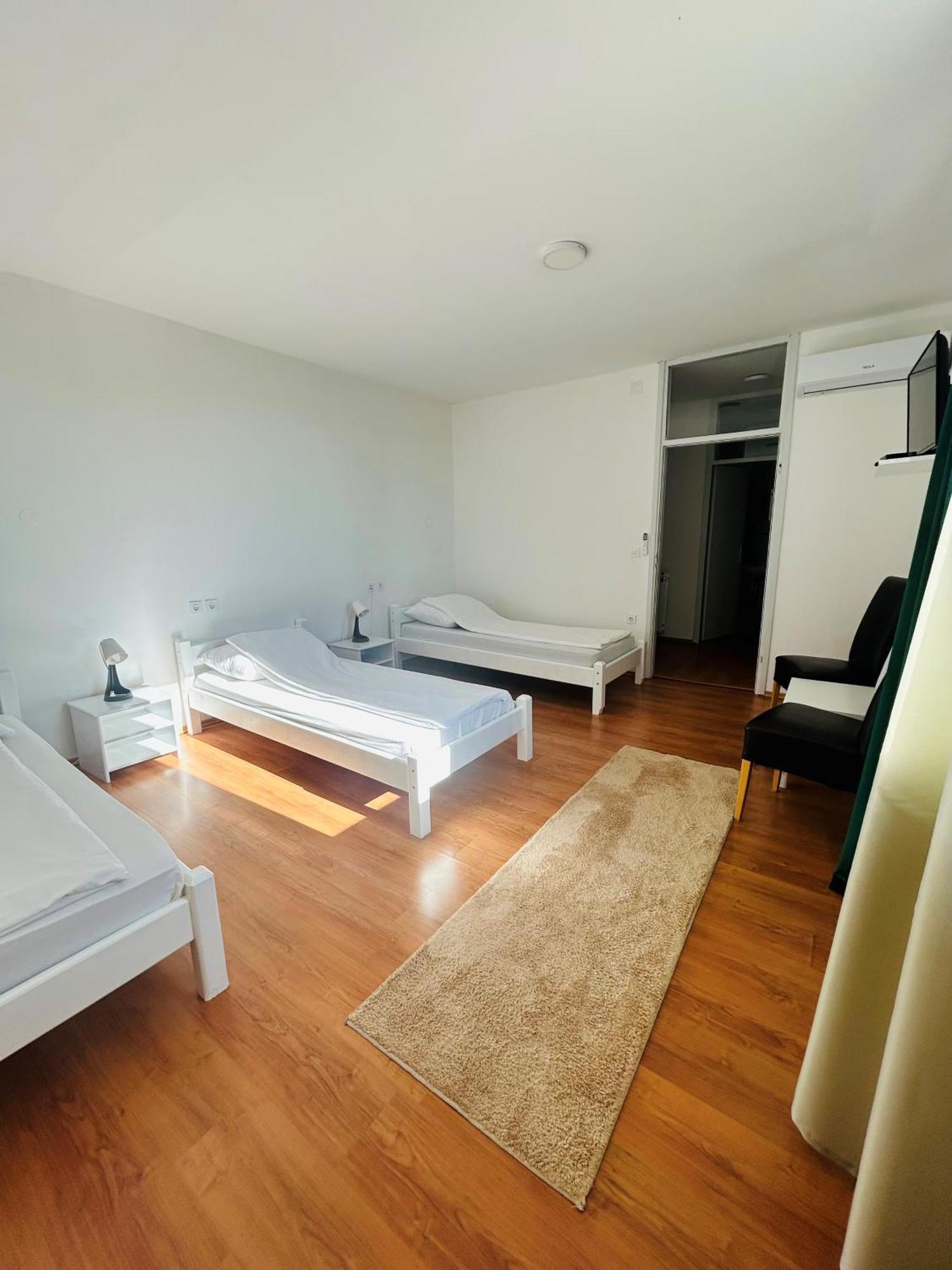 Rooms Alea Sanski Most Екстер'єр фото